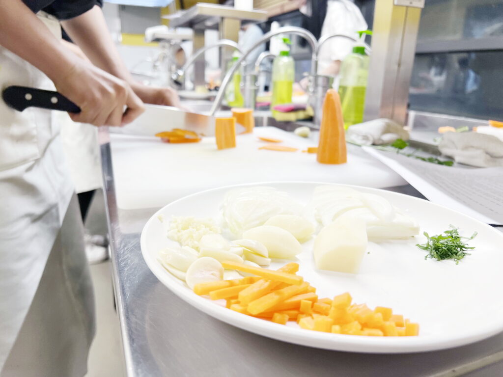 요리입시학원 가니쉬 투르네 야채 손질