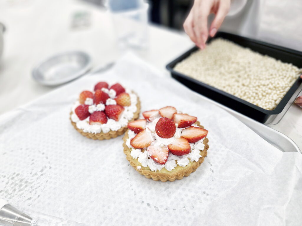 요리입시학원 영파티쉐 과정 완성작 딸기 타르트 데코레이션